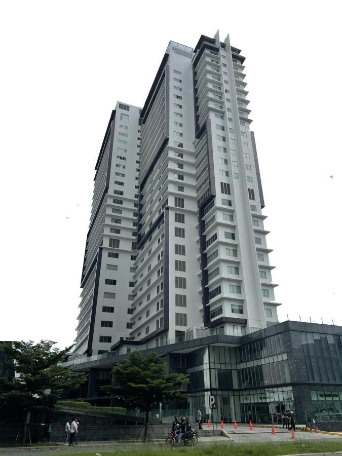 The Residences At Bcct Taguig Exterior photo